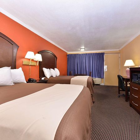 Americas Best Value Inn Schulenburg Exterior photo