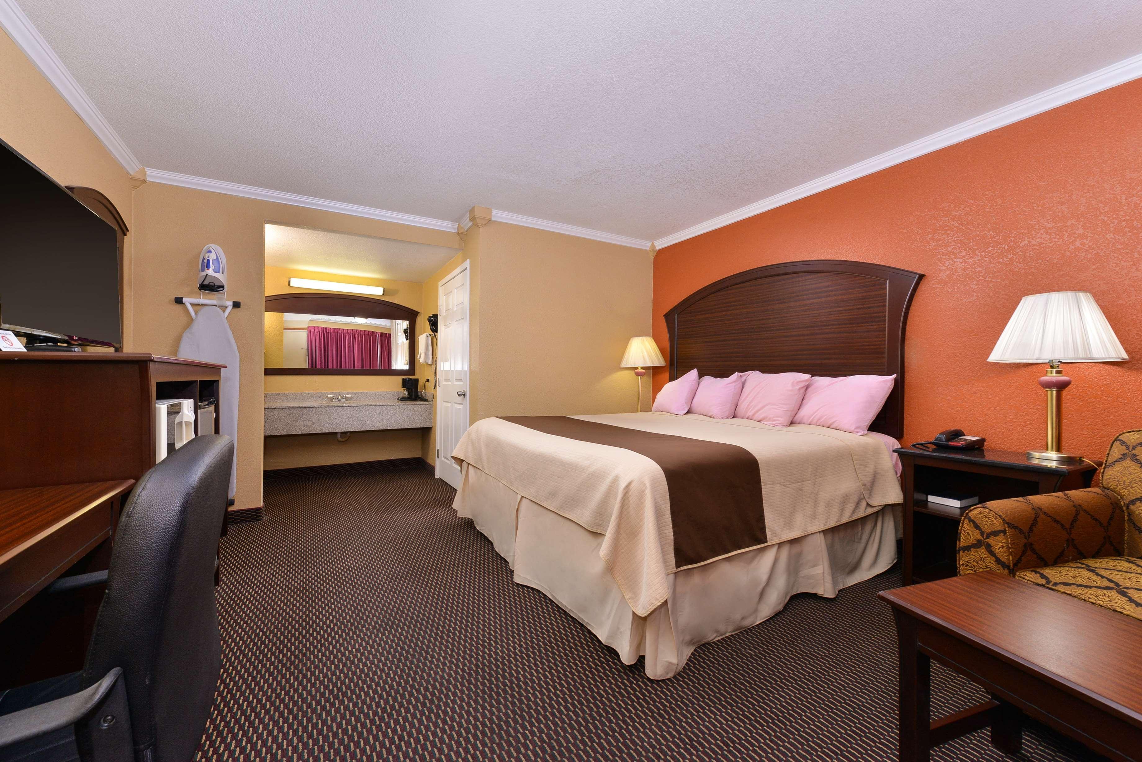 Americas Best Value Inn Schulenburg Exterior photo