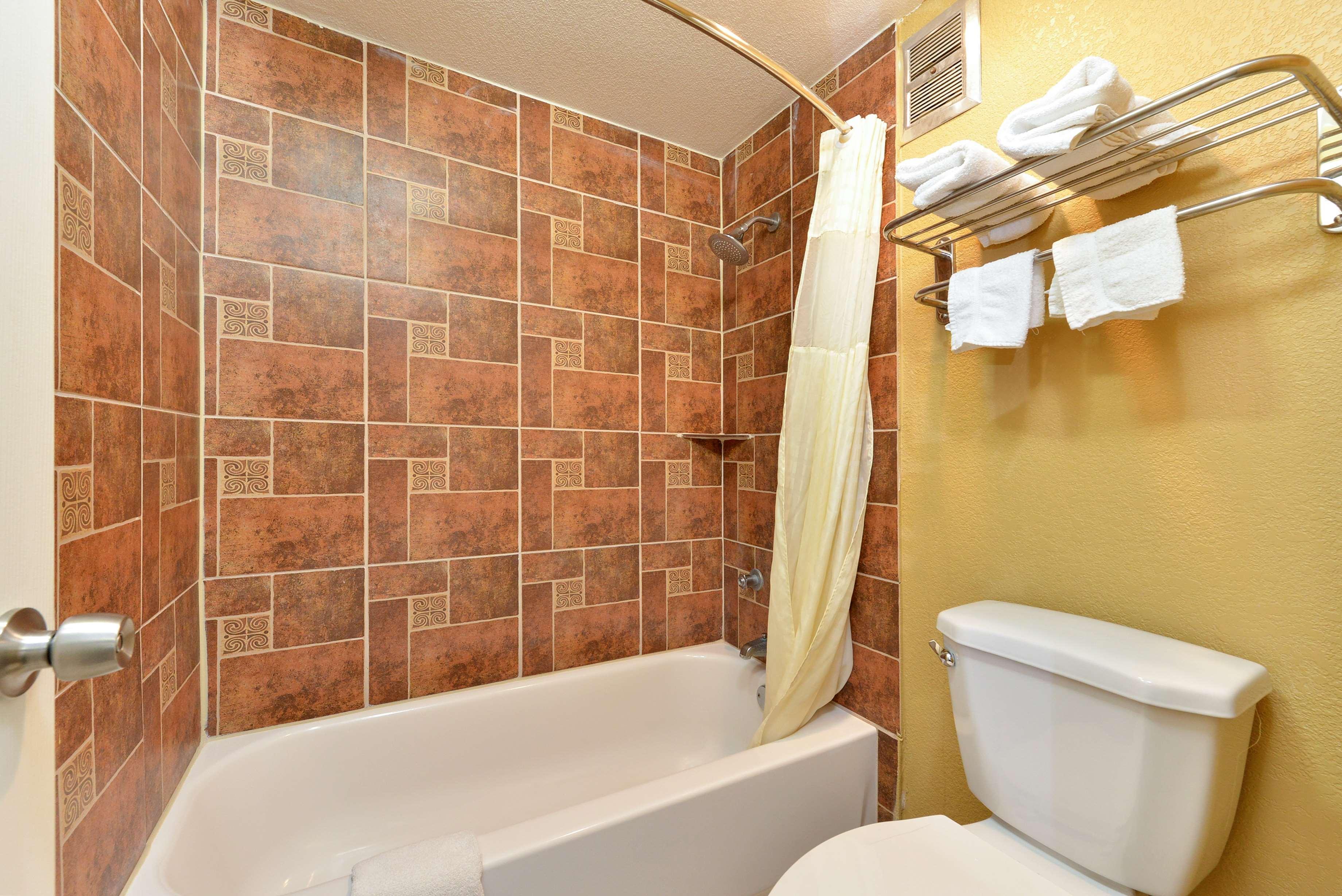 Americas Best Value Inn Schulenburg Exterior photo