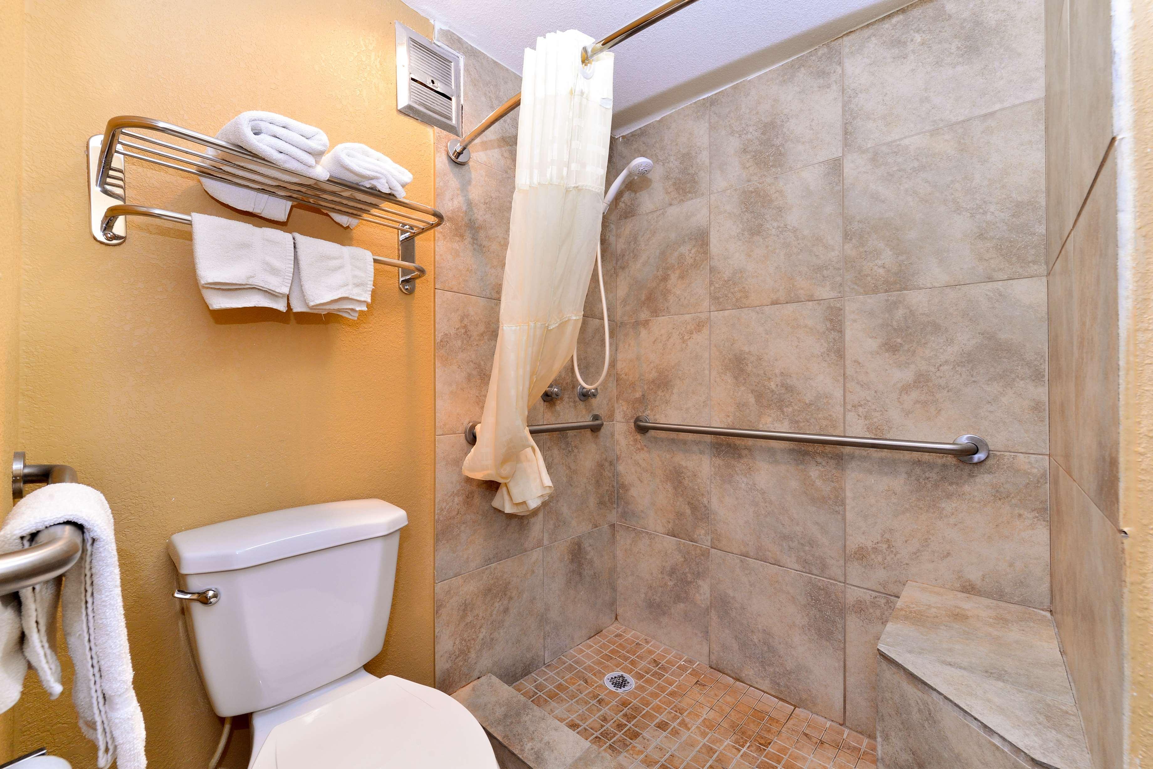 Americas Best Value Inn Schulenburg Exterior photo